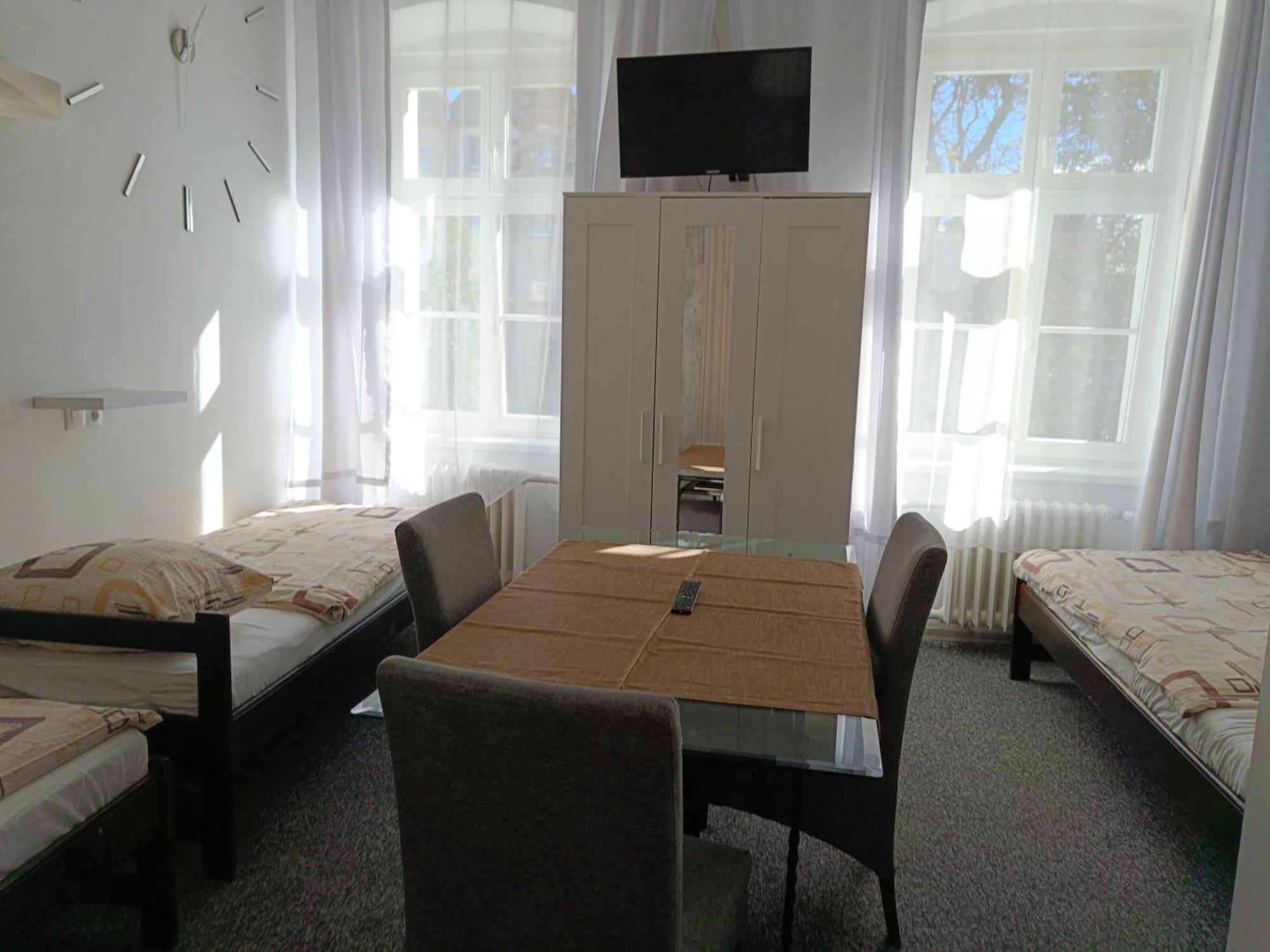 Hotel Polonia Namysłów Kültér fotó