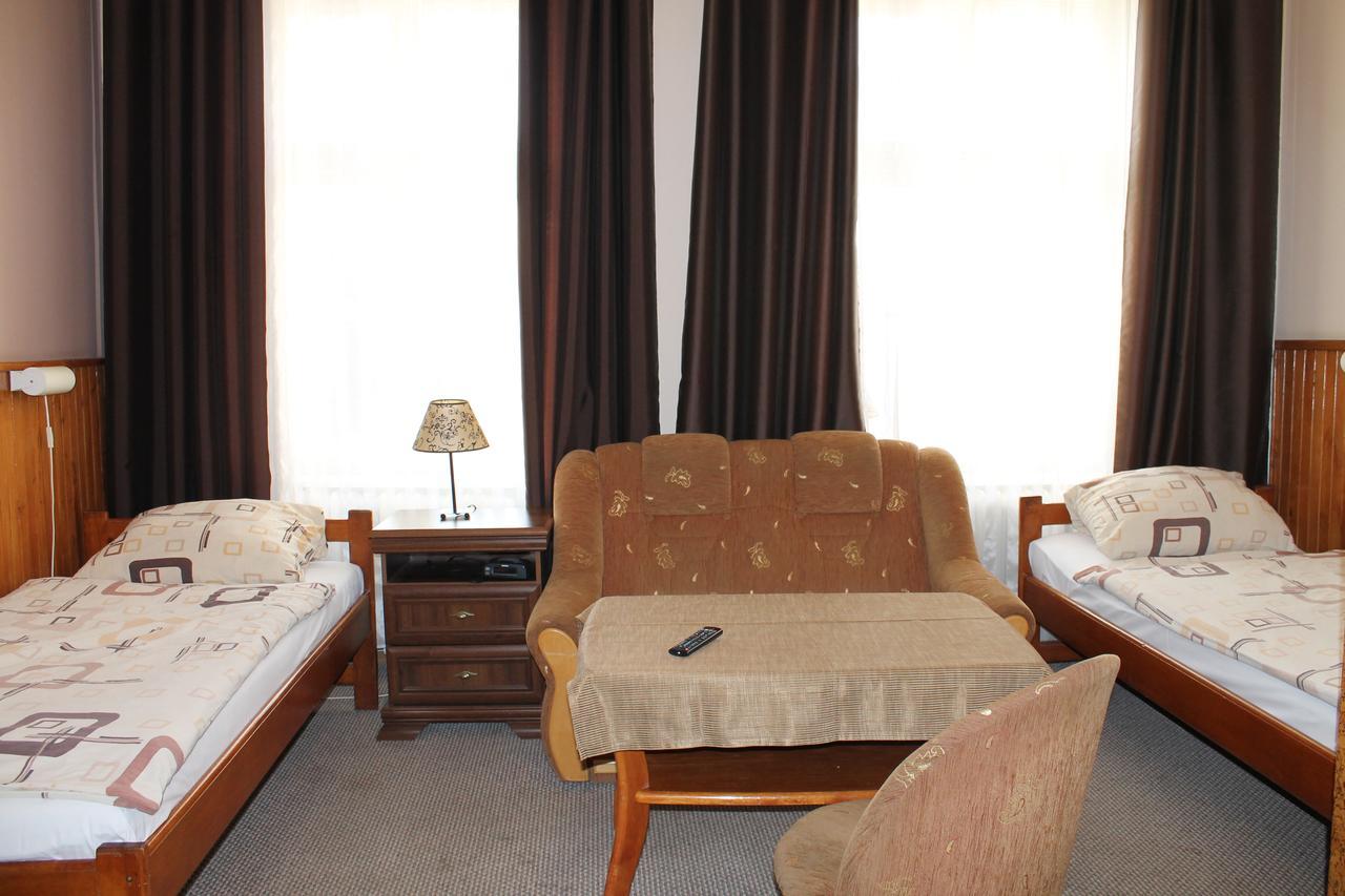 Hotel Polonia Namysłów Kültér fotó